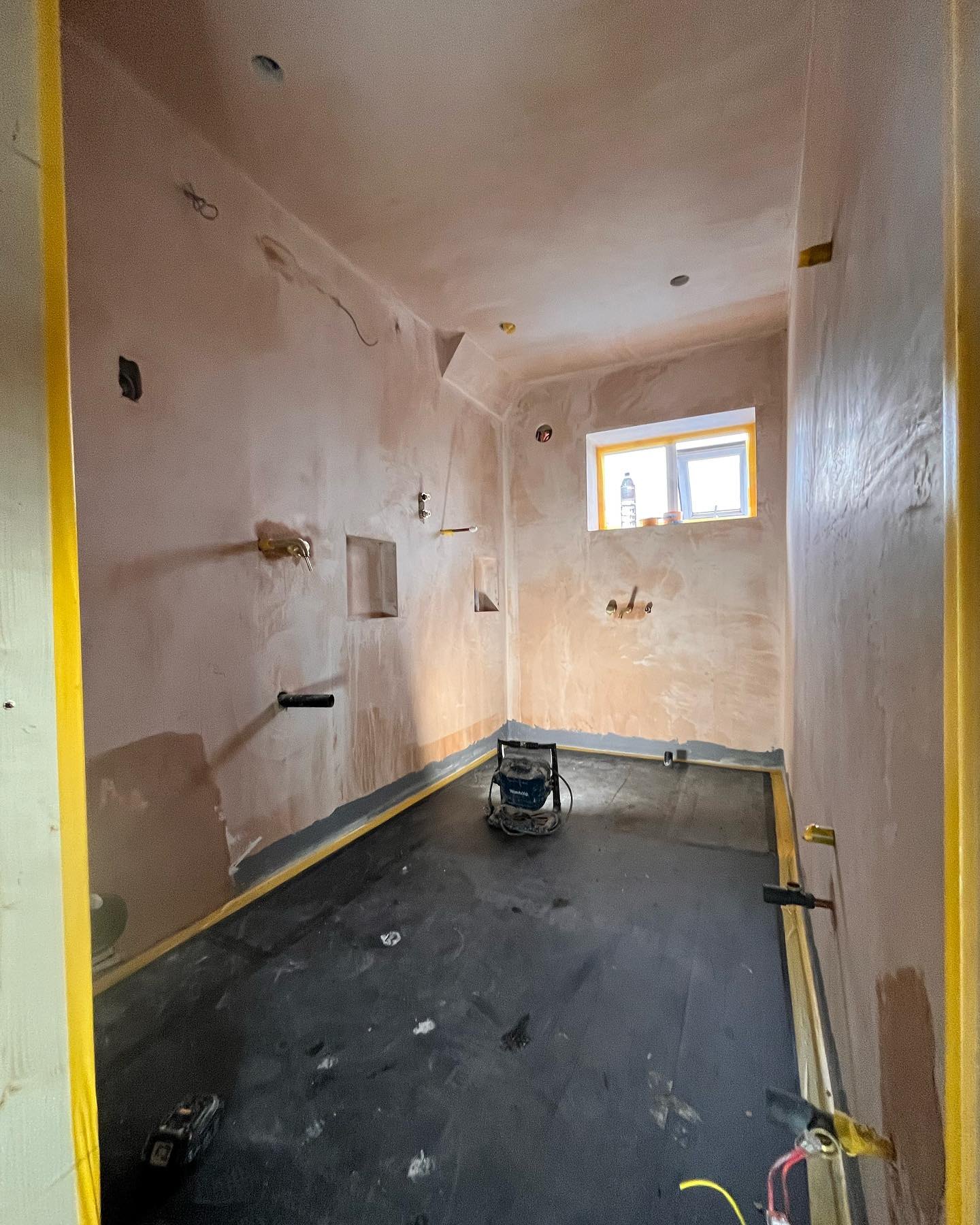 Tadelakt stage: bare walls
